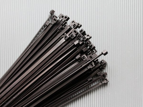 Kabelbinder 200x3,5mm schwarz  UV-Bestaendig 100St.